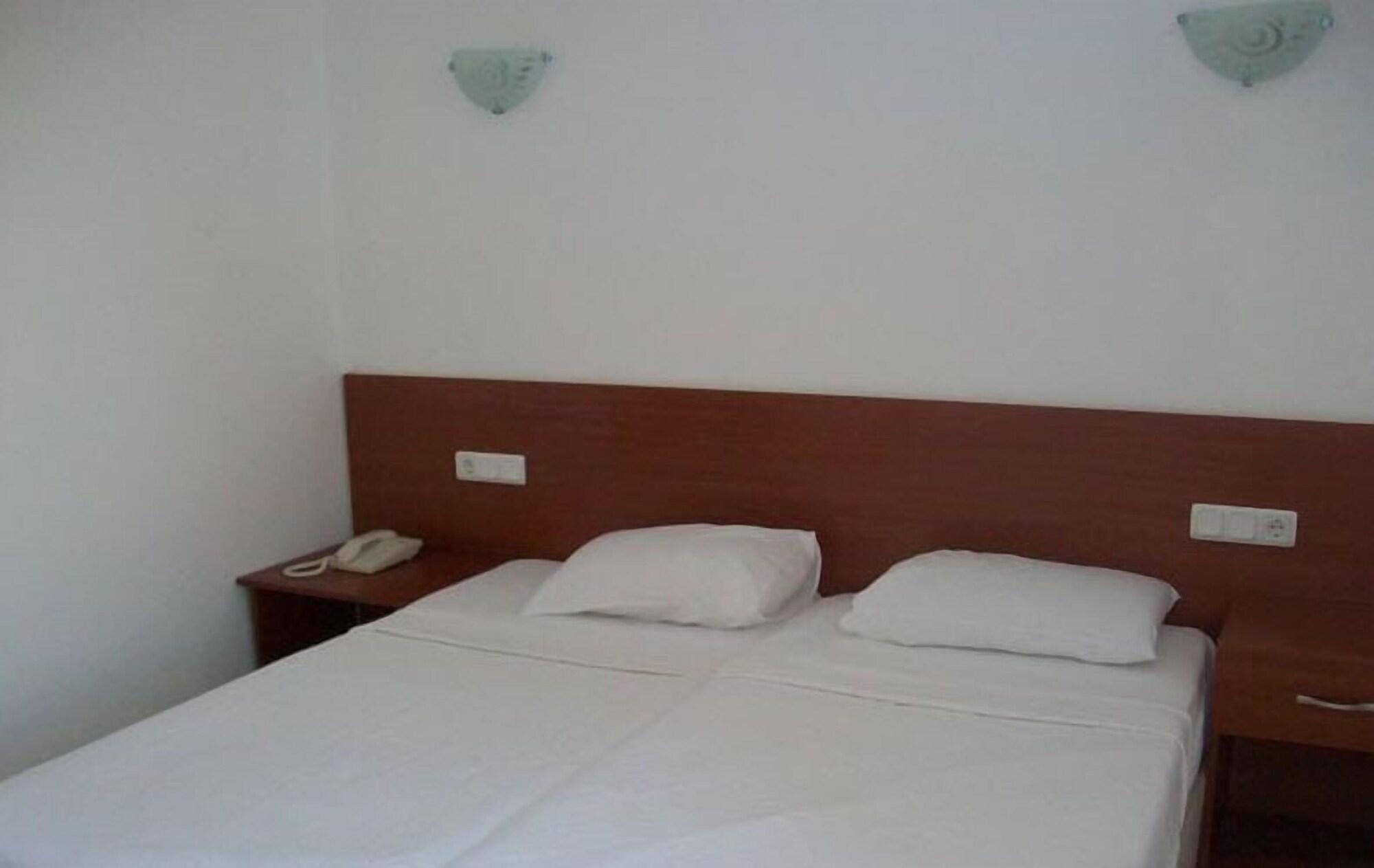 Kriss Otel Ortakent Exterior photo